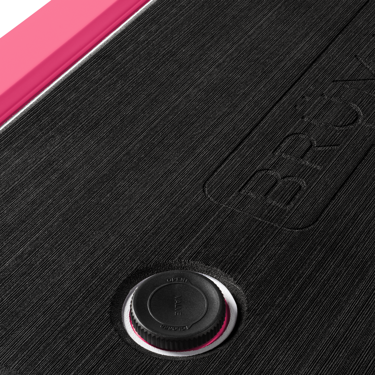brutank-p9 brutank-55qt-neonpink-vent.png
